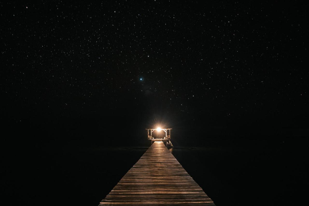Sanctum Una Una Eco Dive Resort Pulau Unauna Екстер'єр фото