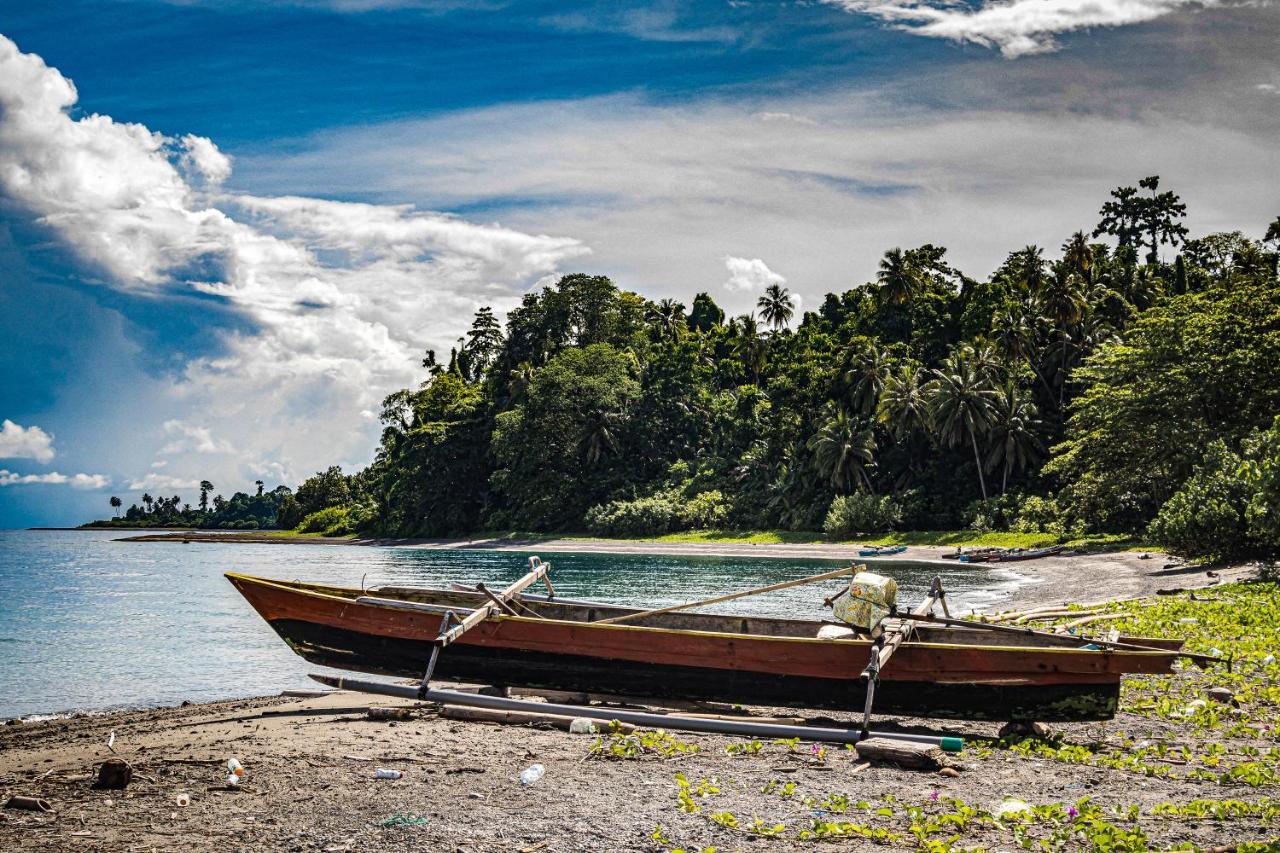 Sanctum Una Una Eco Dive Resort Pulau Unauna Екстер'єр фото