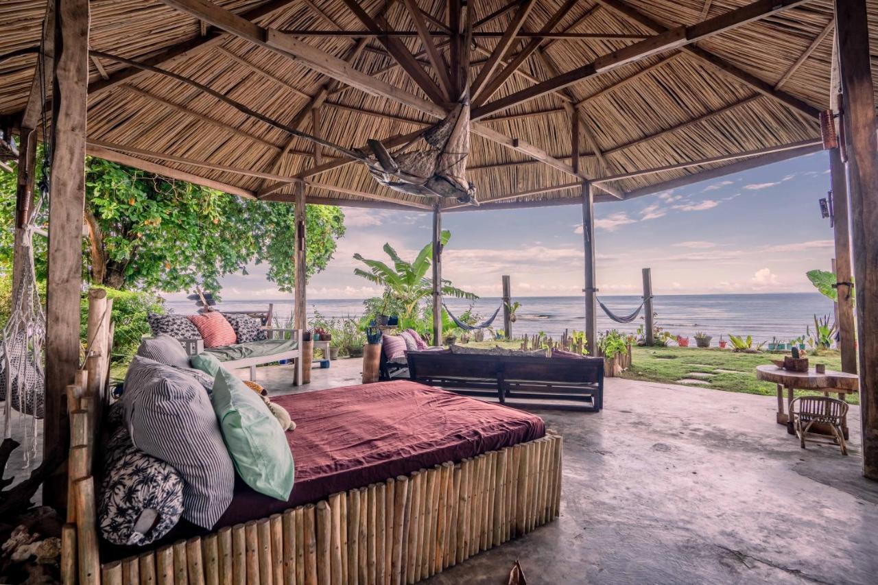 Sanctum Una Una Eco Dive Resort Pulau Unauna Екстер'єр фото