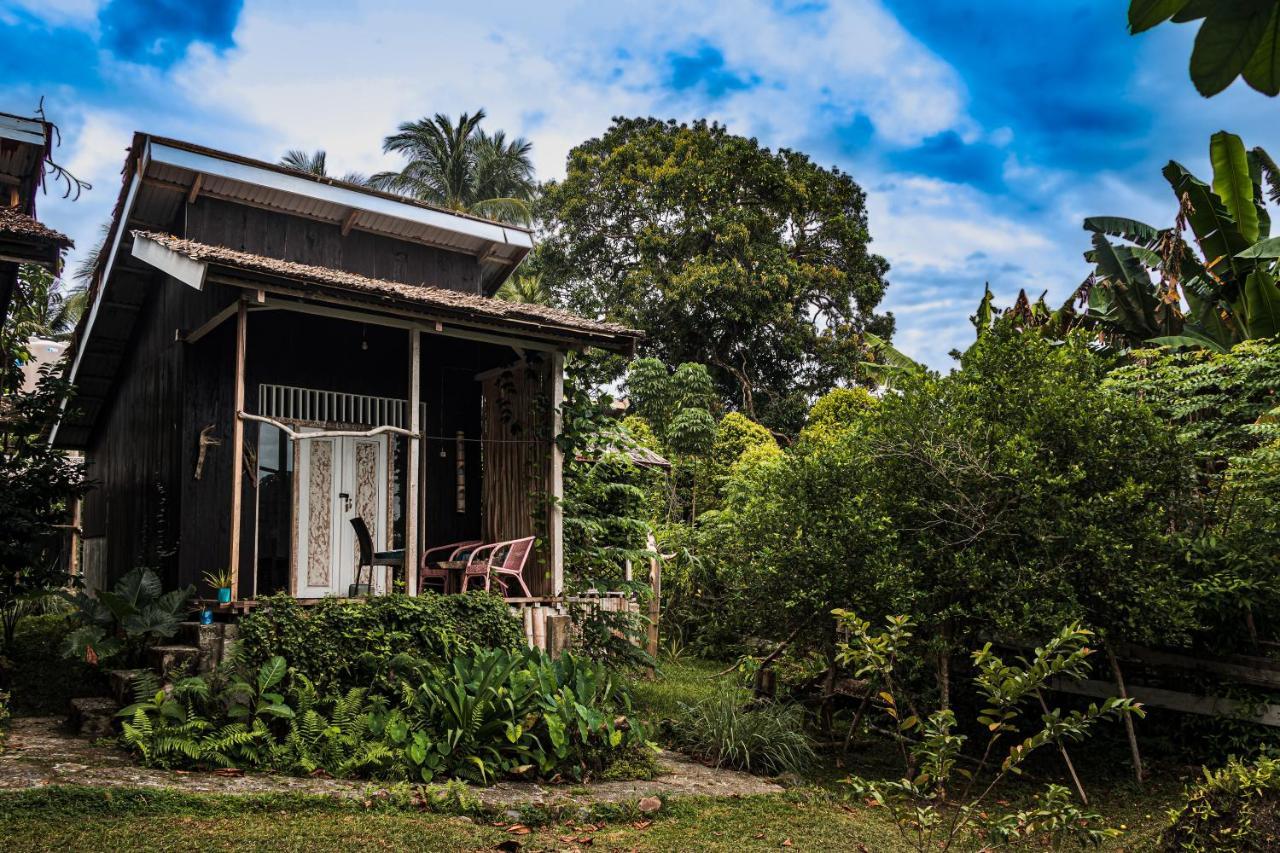 Sanctum Una Una Eco Dive Resort Pulau Unauna Екстер'єр фото