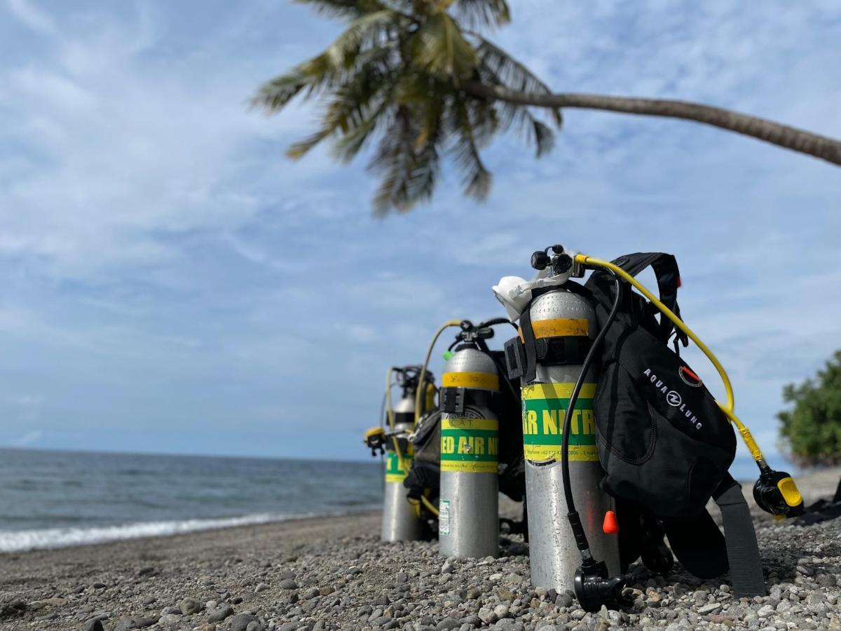 Sanctum Una Una Eco Dive Resort Pulau Unauna Екстер'єр фото