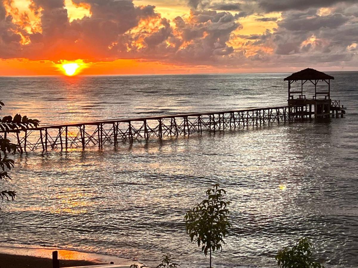 Sanctum Una Una Eco Dive Resort Pulau Unauna Екстер'єр фото