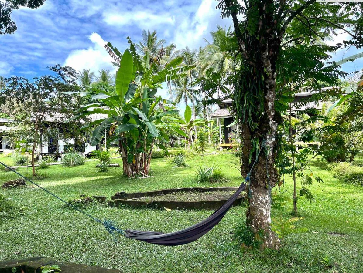 Sanctum Una Una Eco Dive Resort Pulau Unauna Екстер'єр фото