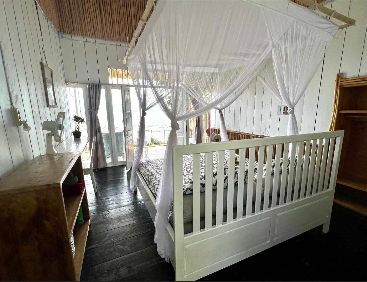 Sanctum Una Una Eco Dive Resort Pulau Unauna Екстер'єр фото