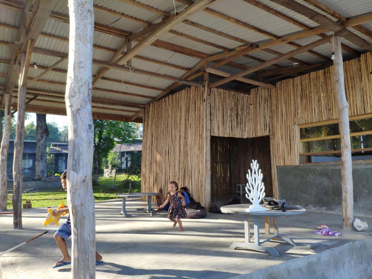 Sanctum Una Una Eco Dive Resort Pulau Unauna Екстер'єр фото