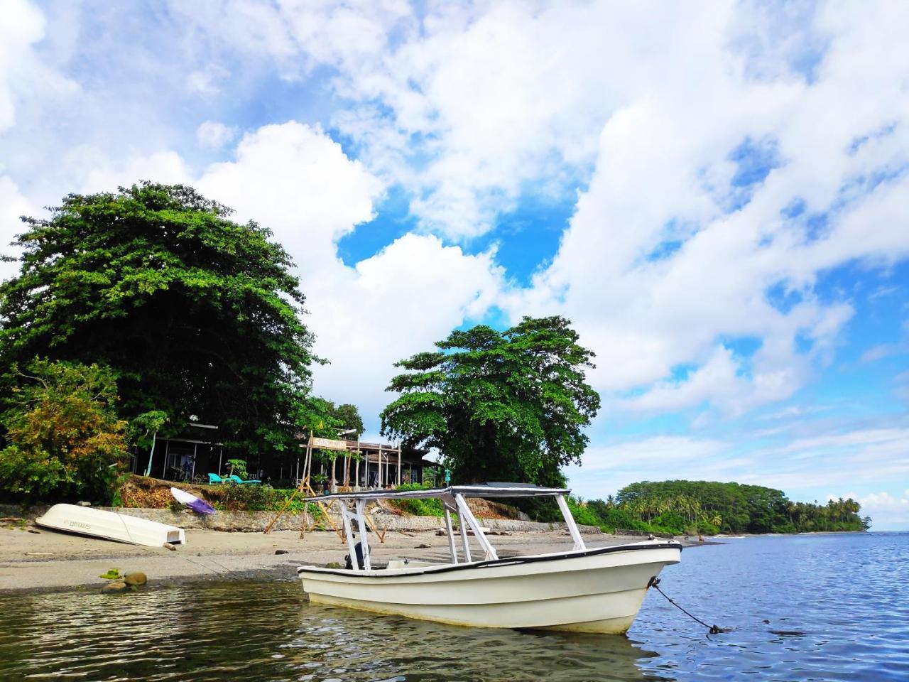 Sanctum Una Una Eco Dive Resort Pulau Unauna Екстер'єр фото